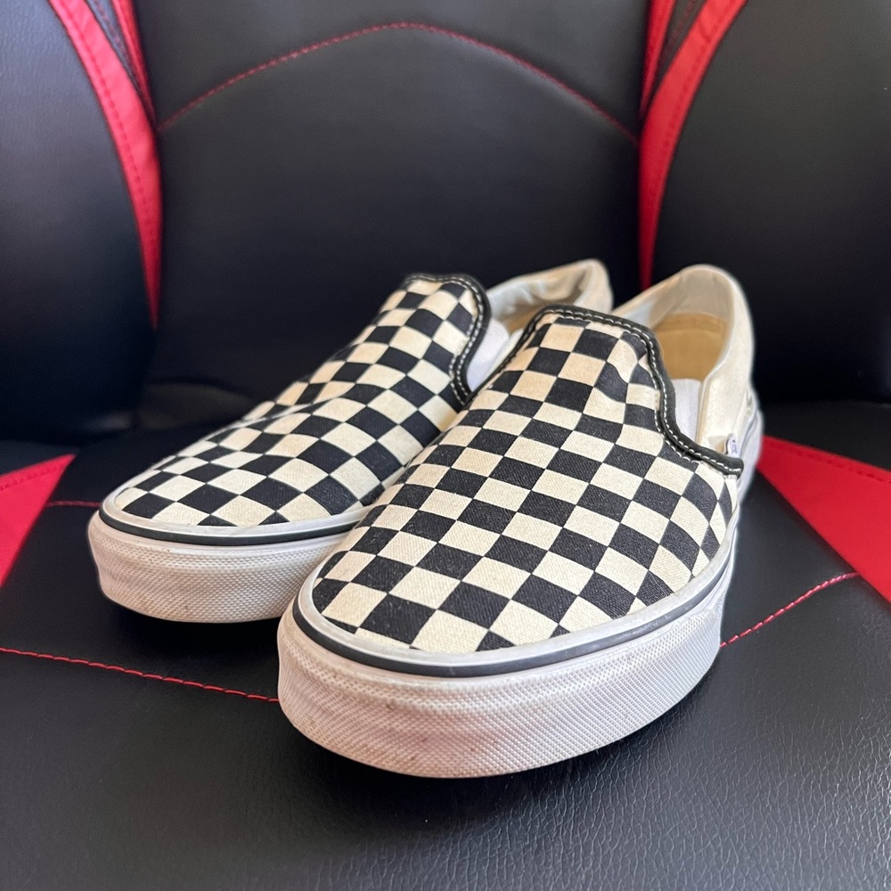 Vans - Picture 1 of 4